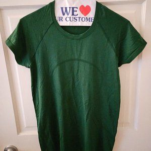 Lululemon swiftly tech short sleeve - Everglade green size 10